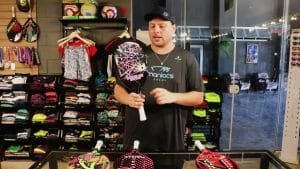 fibra de carbono ou kevlar